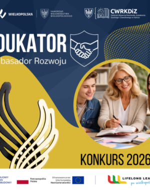 Uśmiechnięta nauczycielka przy stole z dwójką uczniów, logo i napisy konkursu edukacyjnego.